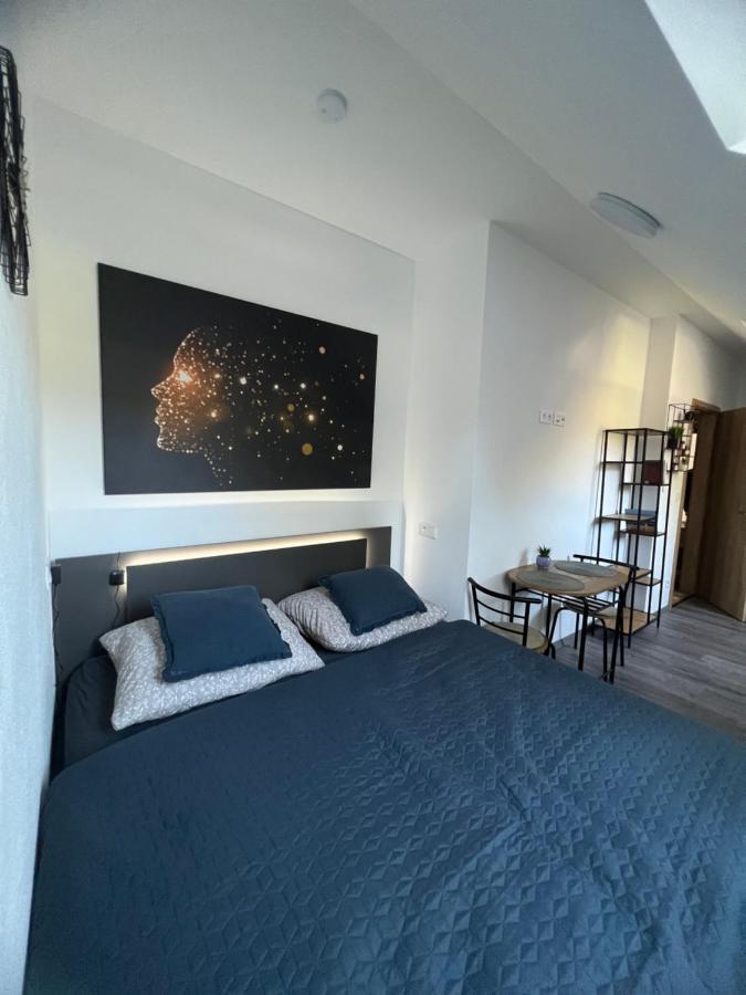 Hobiti Apartman - Frodo Černá v Pošumaví Exterior foto